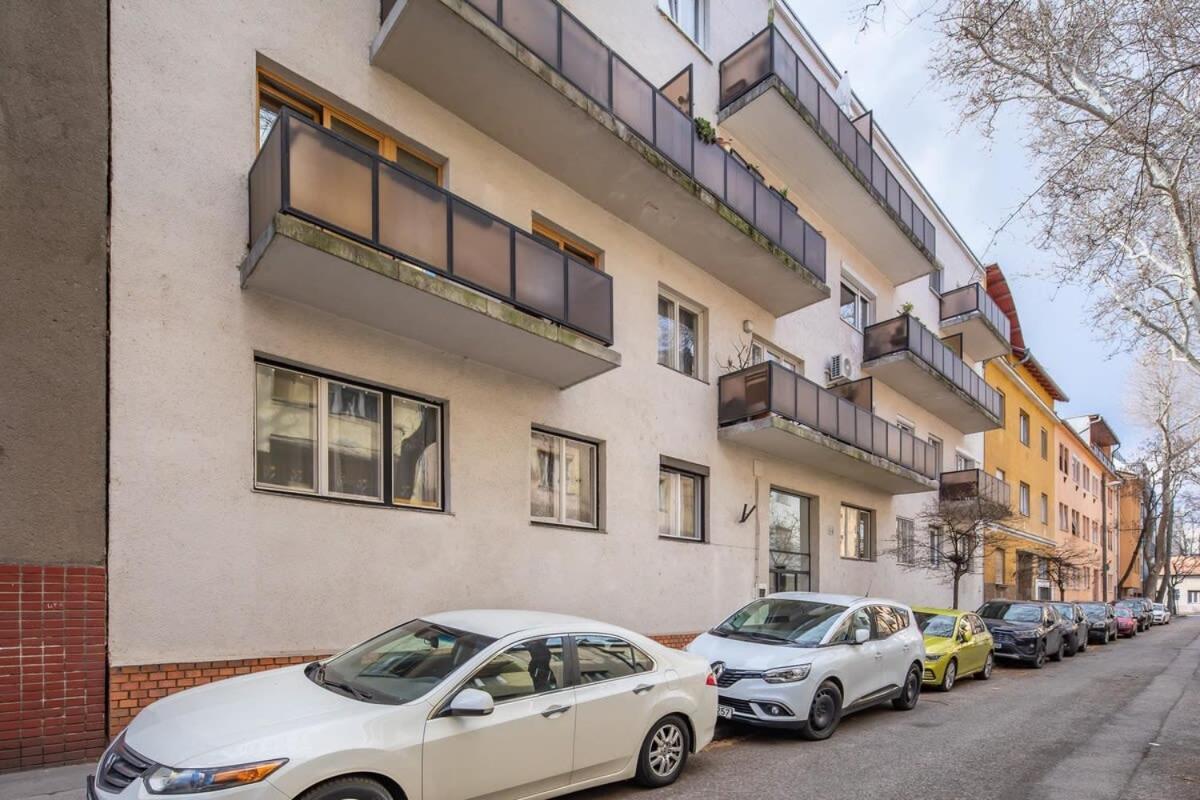 Easy Parking - New - Comfy Apartment